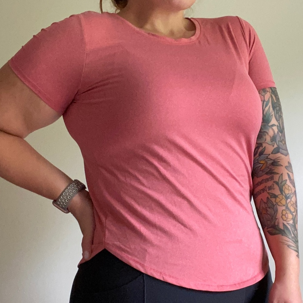 Medium pink/coral active top